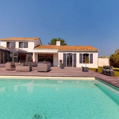Aigue Marine Piscine Chauffee * Coëx